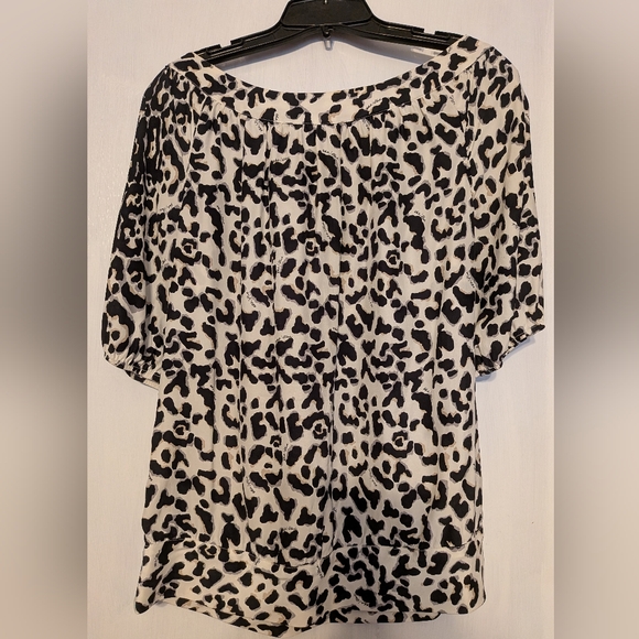 Women's White House Black Market Leopard Print Silk Blouse - Picture 3 of 3